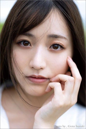 定番のお歳暮＆冬ギフト 直筆サイン入り 蓼沼優衣 か細く 2022年 カレンダー B2サイズ 8 芸能人、タレント