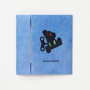BLACK BEAR（ブラック・ベア）ブックカバー ゼンマイ