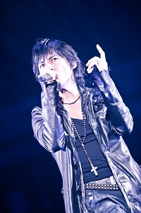 ONE LIFE/氷室京介 - レンタルCD｜TSUTAYA レンタル・販売 商品在庫検索